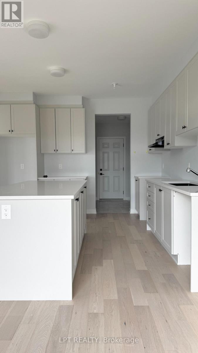 122 Tonic Crescent, Ottawa, Ontario  K2K 1X7 - Photo 18 - X12529612