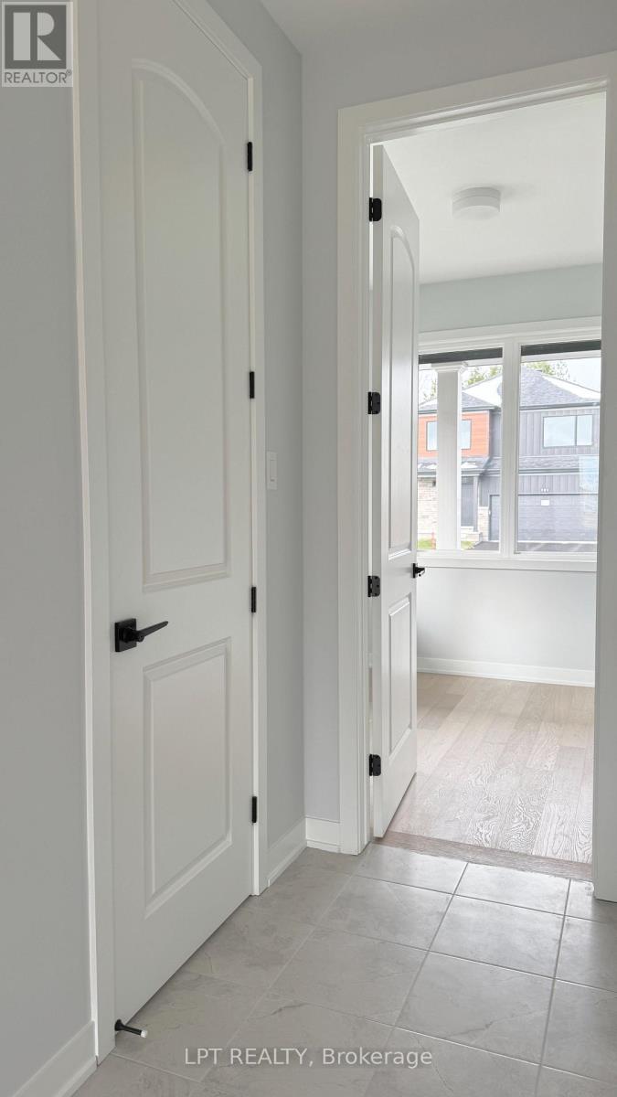 122 Tonic Crescent, Ottawa, Ontario  K2K 1X7 - Photo 20 - X12529612