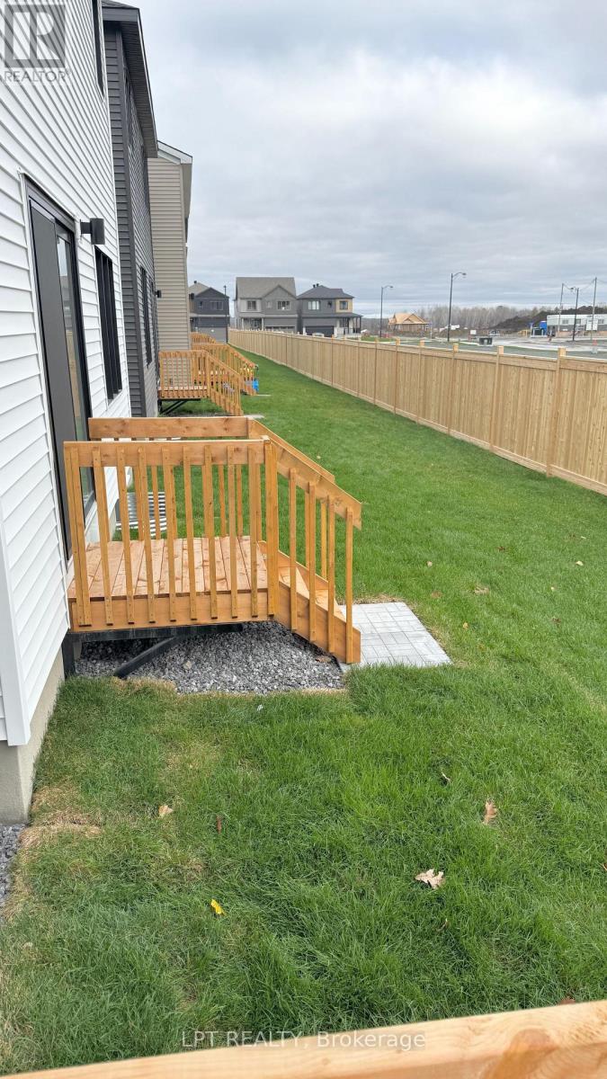 122 Tonic Crescent, Ottawa, Ontario  K2K 1X7 - Photo 25 - X12529612