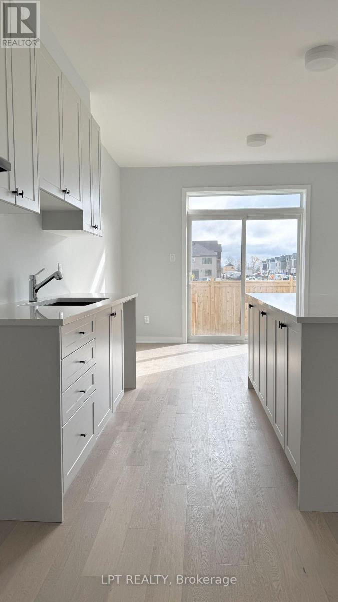 122 Tonic Crescent, Ottawa, Ontario  K2K 1X7 - Photo 17 - X12529612