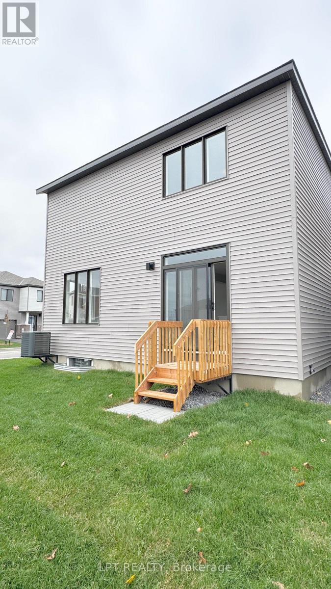 122 Tonic Crescent, Ottawa, Ontario  K2K 1X7 - Photo 24 - X12529612