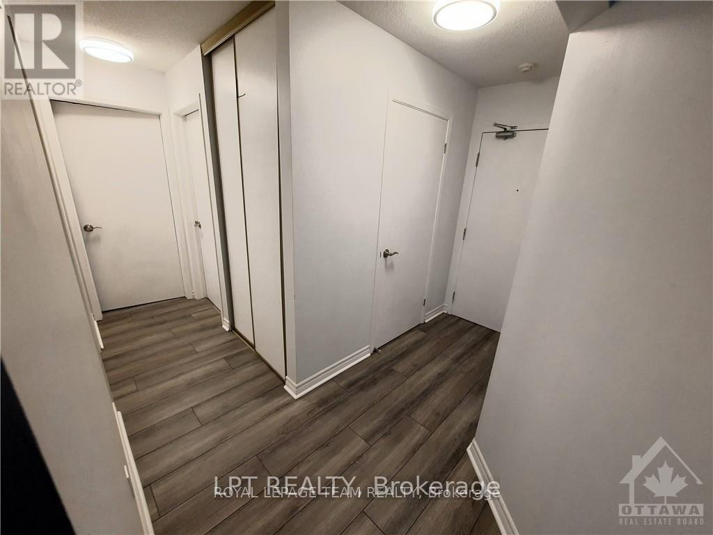 213 316 Lorry Greenberg Drive, Ottawa, Ontario  K1T 2P4 - Photo 8 - X12594796
