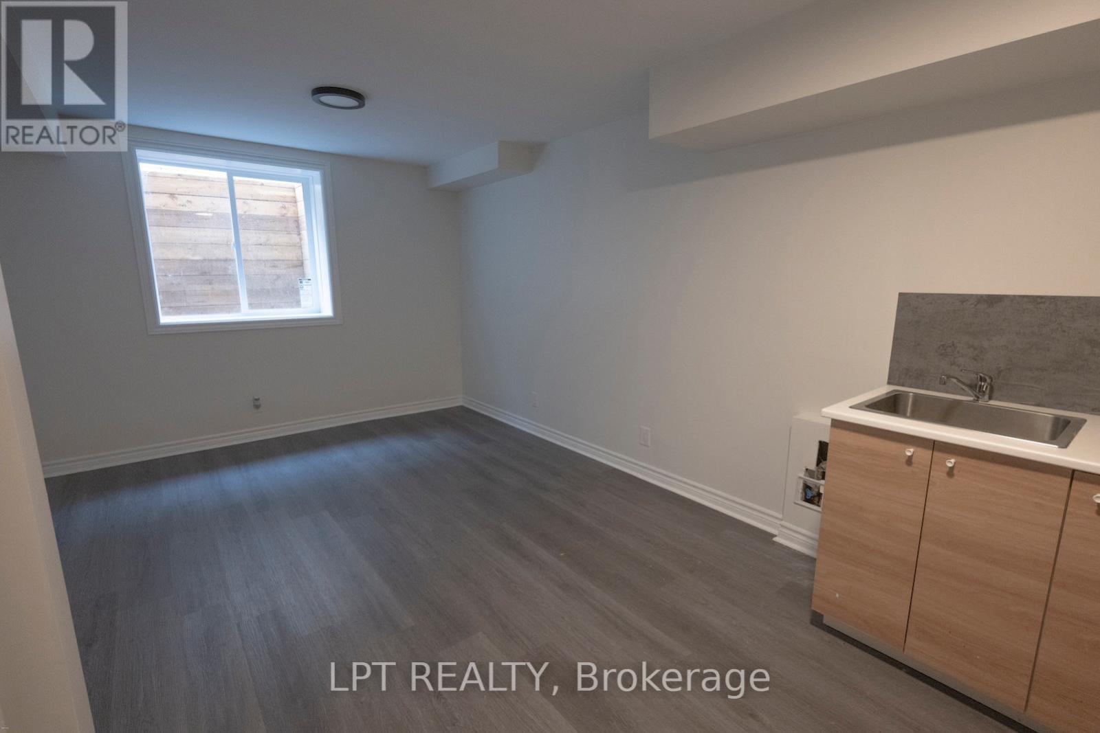 B-27 Rockcress Gardens, Ottawa, Ontario  K2G 5A6 - Photo 3 - X12548272