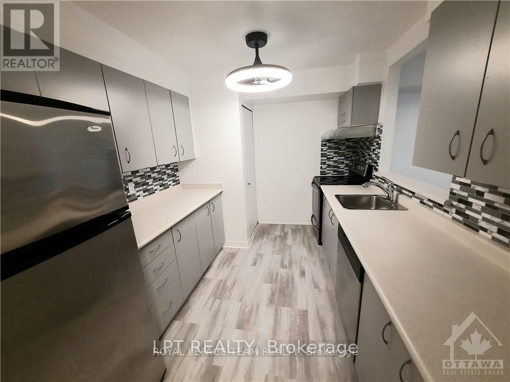 213 316 Lorry Greenberg Drive, Ottawa, Ontario  K1T 2P4 - Photo 3 - X12594796