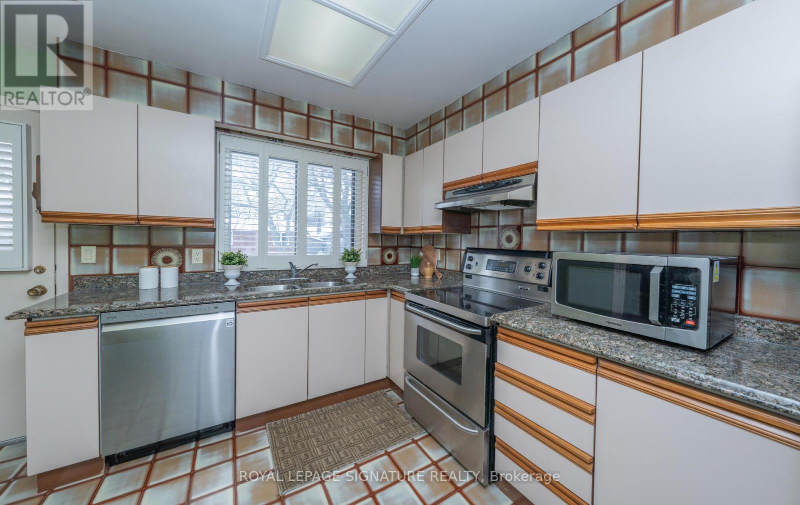 32 Sheldonbury Crescent, Toronto, Ontario  M1W 1K9 - Photo 14 - E12747420