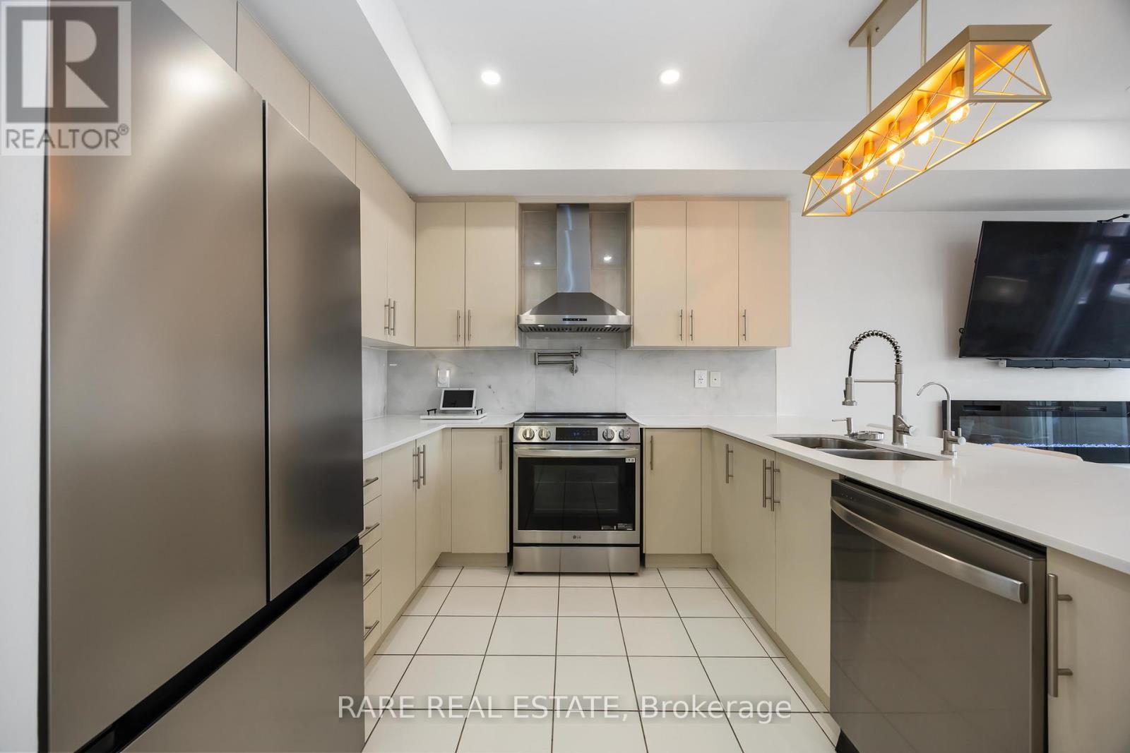 8 - 105 Kayla Crescent, Vaughan, Ontario  L6A 4W3 - Photo 8 - N12747392