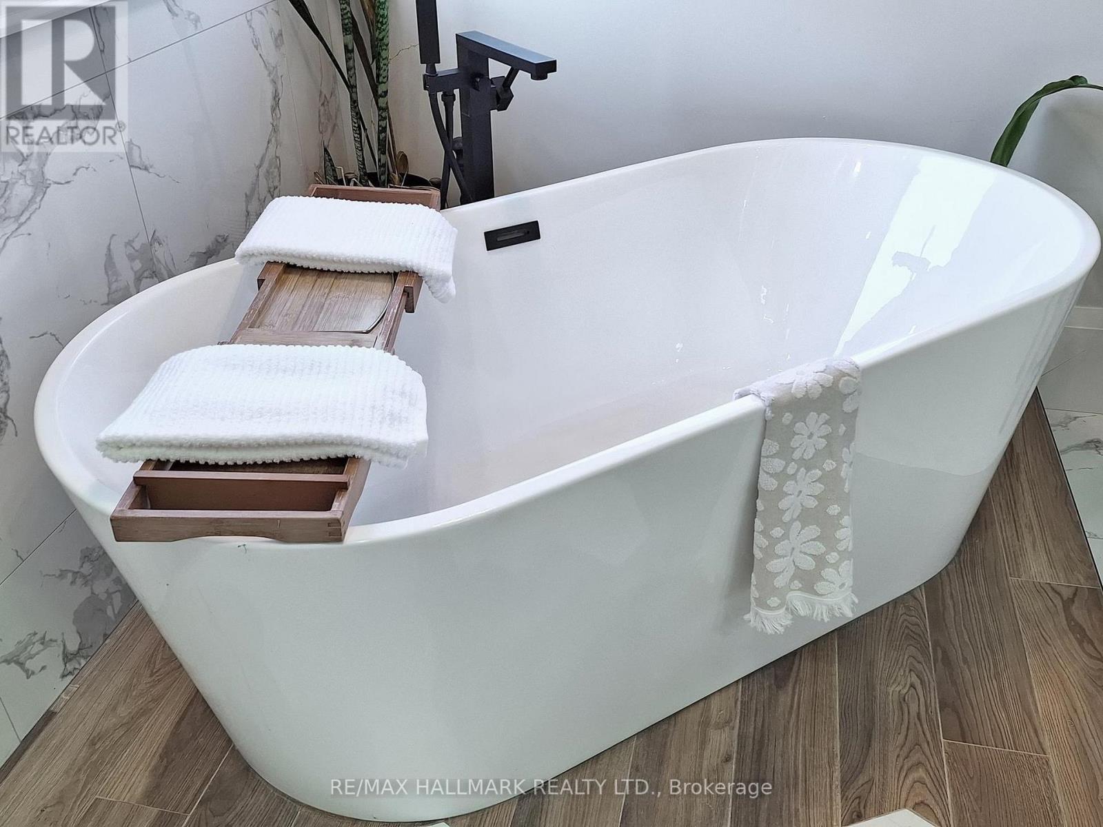 165 Lori Avenue, Whitchurch-Stouffville, Ontario  L4A 1K2 - Photo 28 - N12685720