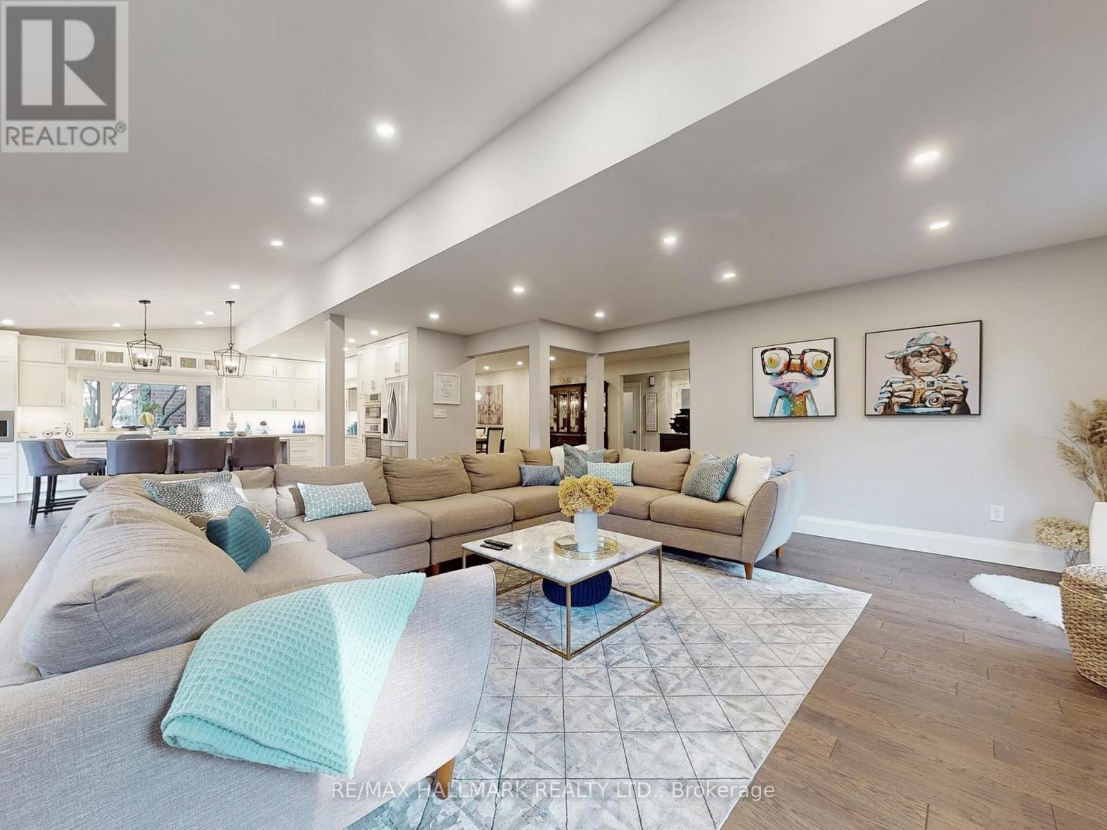 165 Lori Avenue, Whitchurch-Stouffville, Ontario  L4A 1K2 - Photo 7 - N12685720