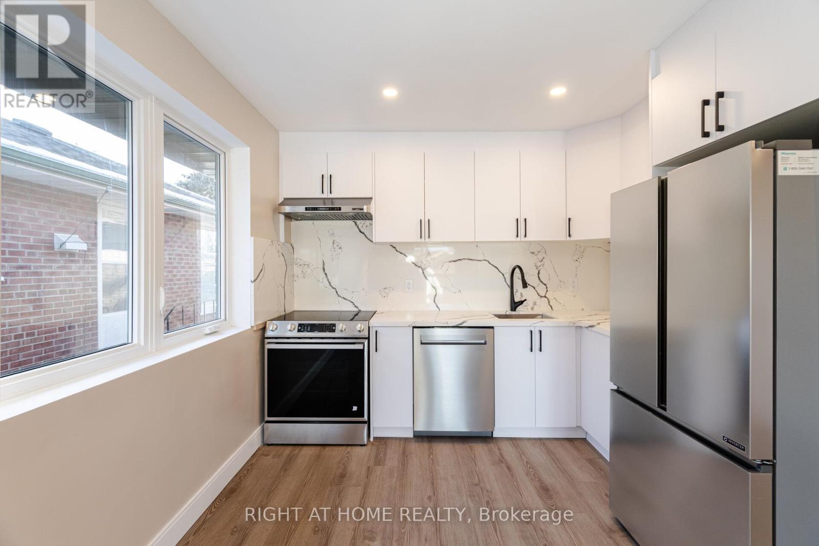 25 Templar Drive, Toronto, Ontario  M9R 3C6 - Photo 18 - W12747374