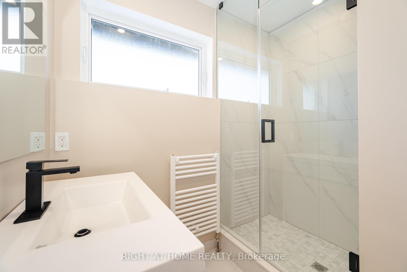 25 Templar Drive, Toronto, Ontario  M9R 3C6 - Photo 21 - W12747374