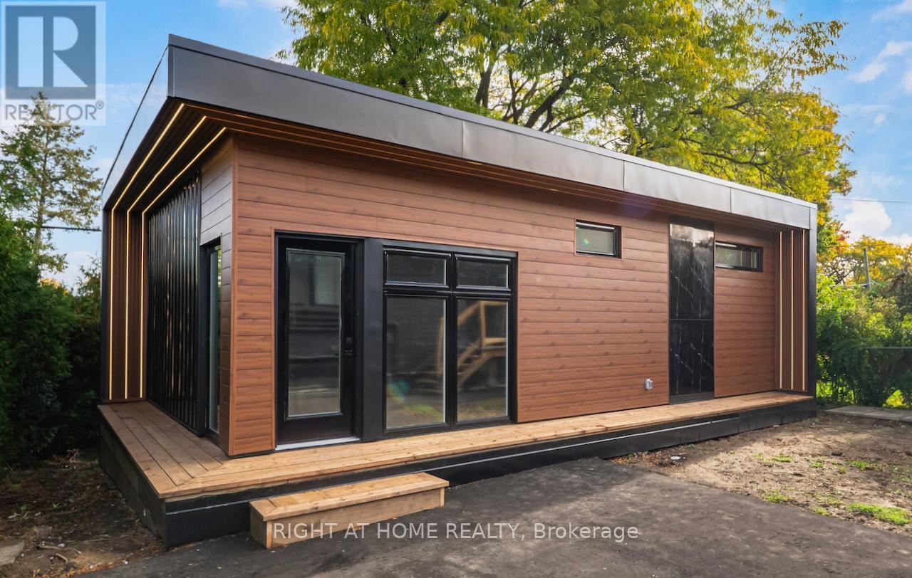 25 Templar Drive, Toronto, Ontario  M9R 3C6 - Photo 4 - W12747374