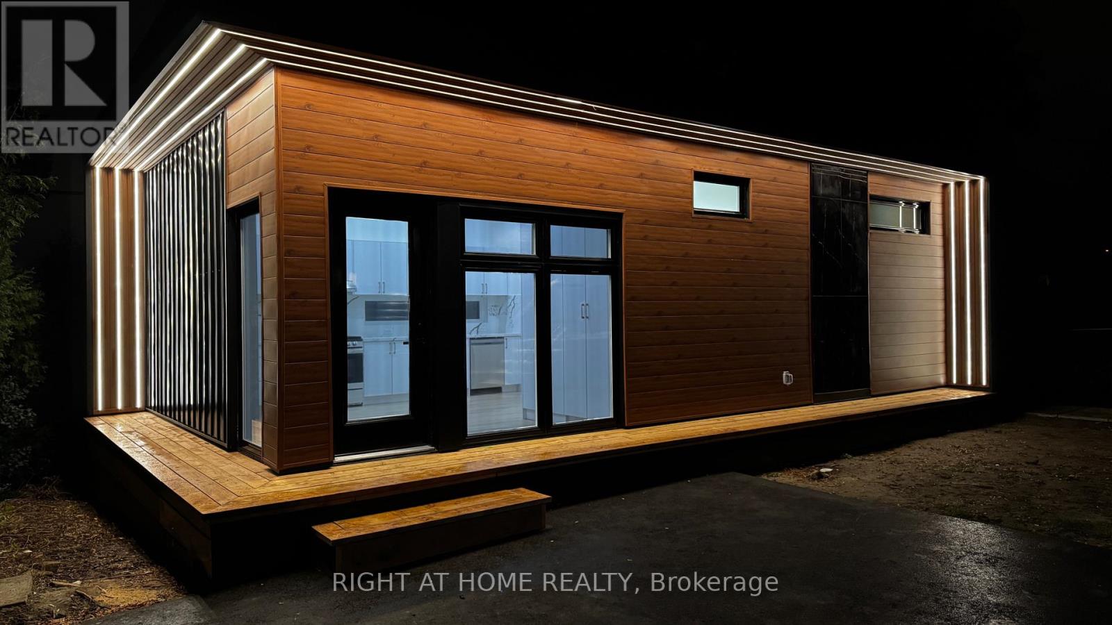 25 Templar Drive, Toronto, Ontario  M9R 3C6 - Photo 5 - W12747378