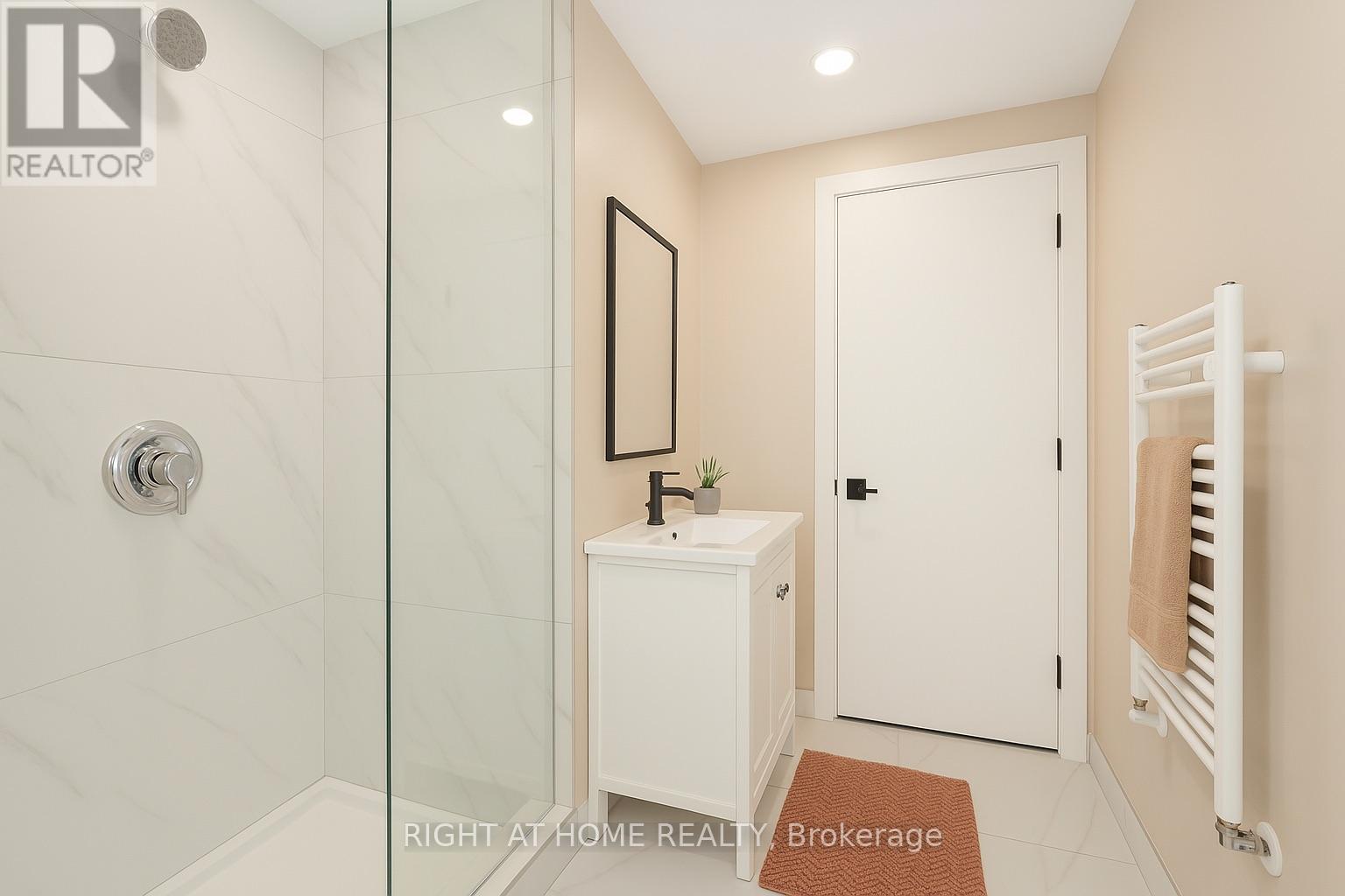 Apartment 4 - 25 Templar Drive, Toronto, Ontario  M9R 3C6 - Photo 6 - W12747388