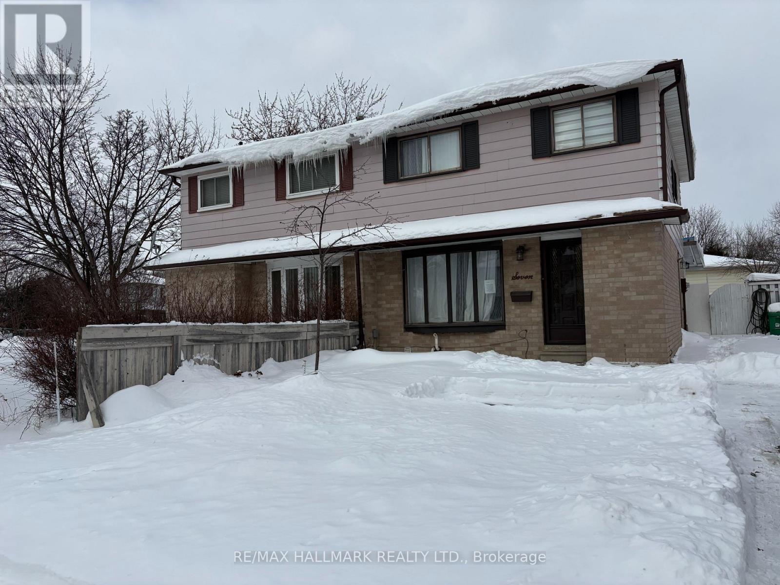 7 GRENADIER ROAD, Brampton, Ontario