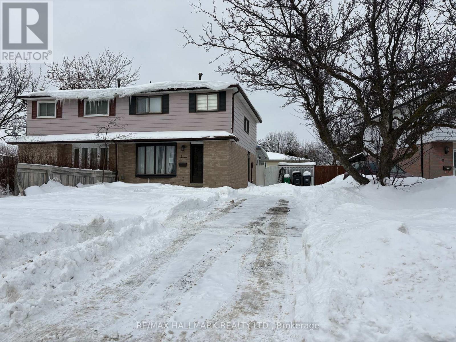 7 Grenadier Road, Brampton, Ontario  L6S 1T5 - Photo 2 - W12747406