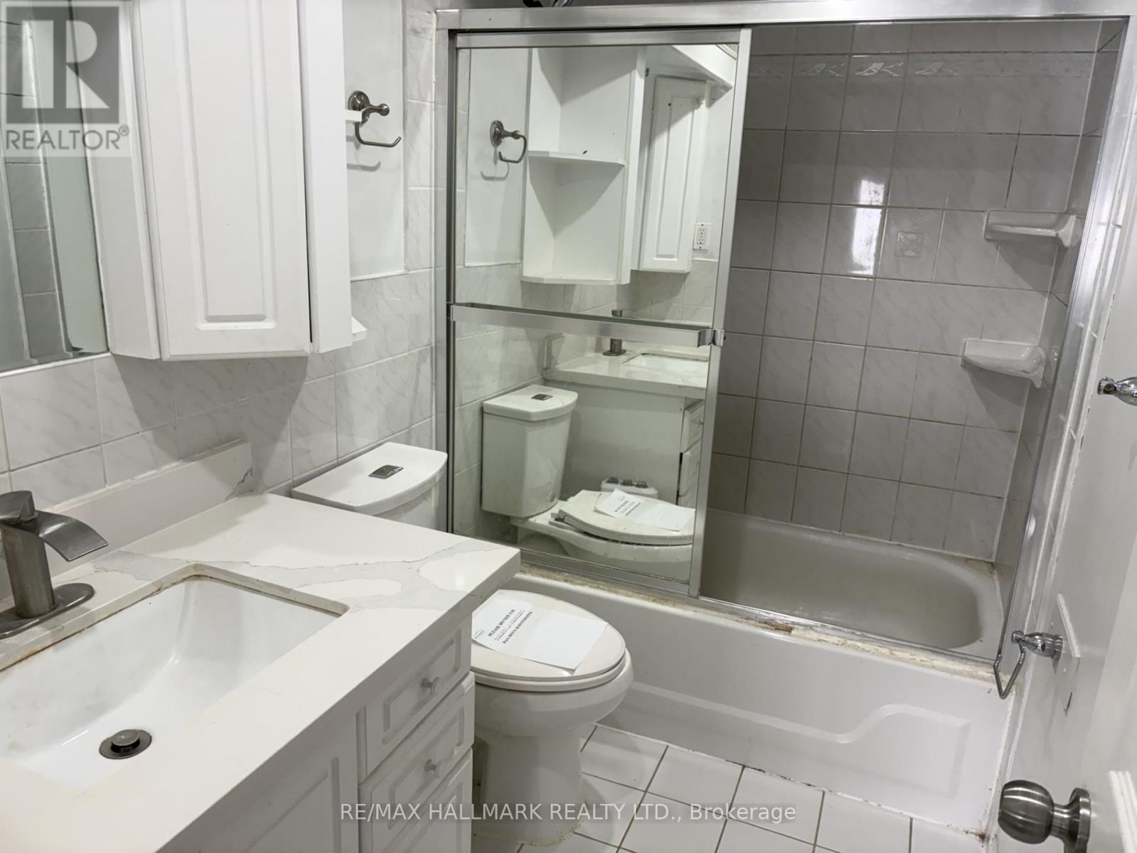 7 Grenadier Road, Brampton, Ontario  L6S 1T5 - Photo 6 - W12747406