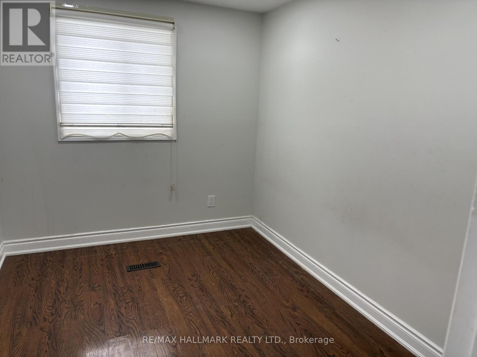 7 Grenadier Road, Brampton, Ontario  L6S 1T5 - Photo 8 - W12747406