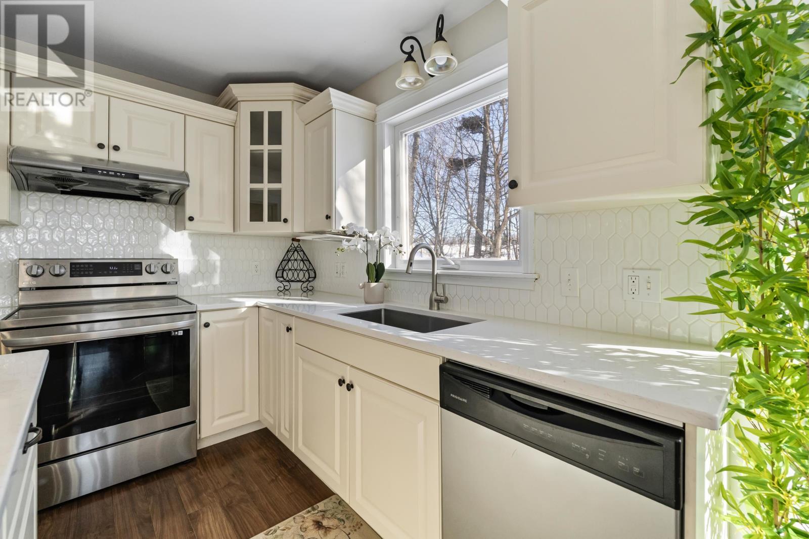 53 Parkway Drive, West Royalty, Prince Edward Island  C1A 2J9 - Photo 14 - 202601853