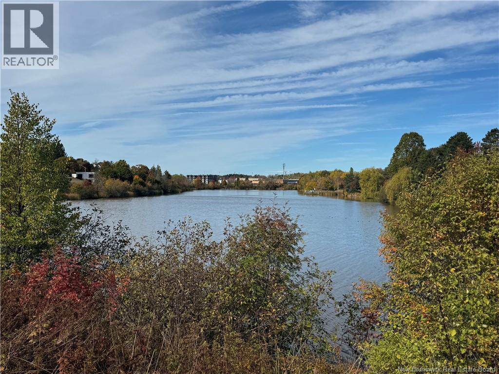 109 Upton Street, Moncton, New Brunswick  E1E 2Z9 - Photo 4 - NB132954