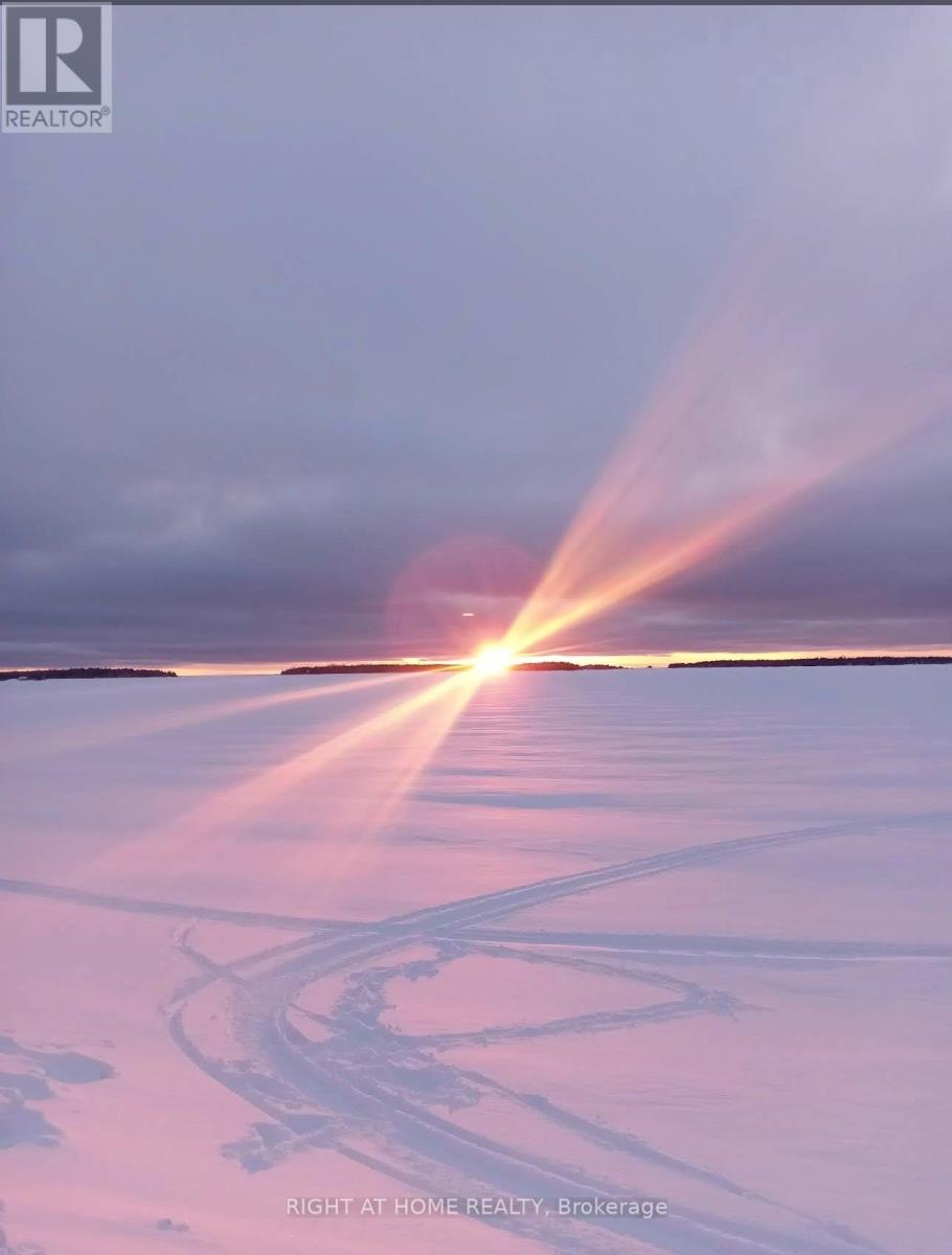 3 Oriole Avenue, South Bruce Peninsula, Ontario  N0H 2T0 - Photo 3 - X12742132