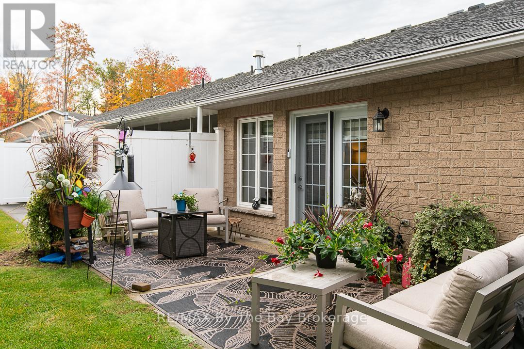 67 Meadow Lane, Wasaga Beach, Ontario  L9Z 0A3 - Photo 8 - S12747436