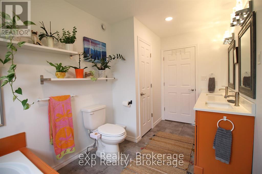 172 North Street N, Grey Highlands, Ontario  N0C 1E0 - Photo 17 - X12747448