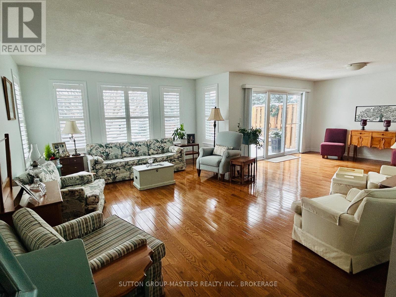 160 Ellesmeer Avenue, Kingston (City Northwest), Ontario  K7P 3H6 - Photo 4 - X12747432