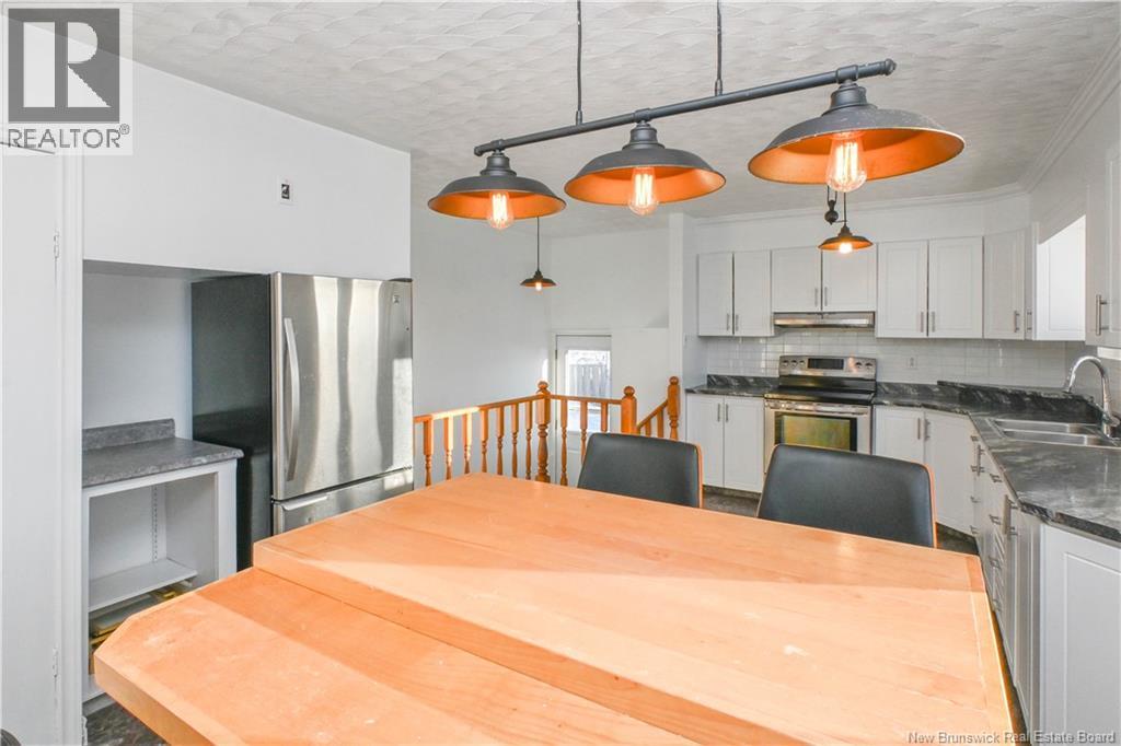 23 Saint-Simon Road, Caraquet, New Brunswick  E1W 1B3 - Photo 13 - NB132789