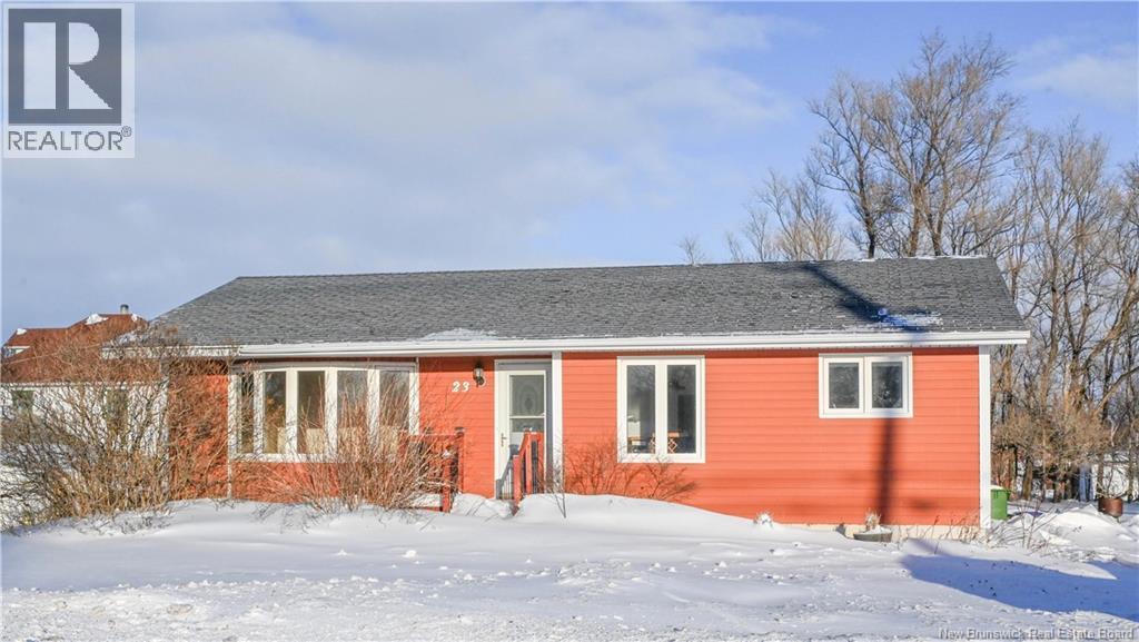 23 Saint-Simon Road, Caraquet, New Brunswick  E1W 1B3 - Photo 1 - NB132789