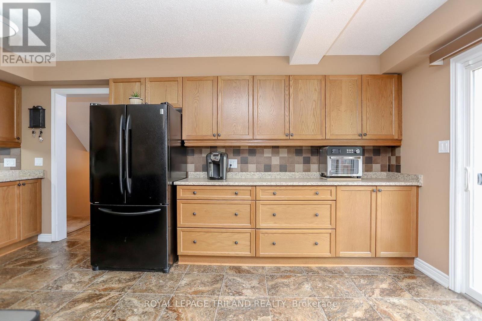 1356 Birchwood Drive, London South, Ontario  N6K 4Y5 - Photo 12 - X12747544