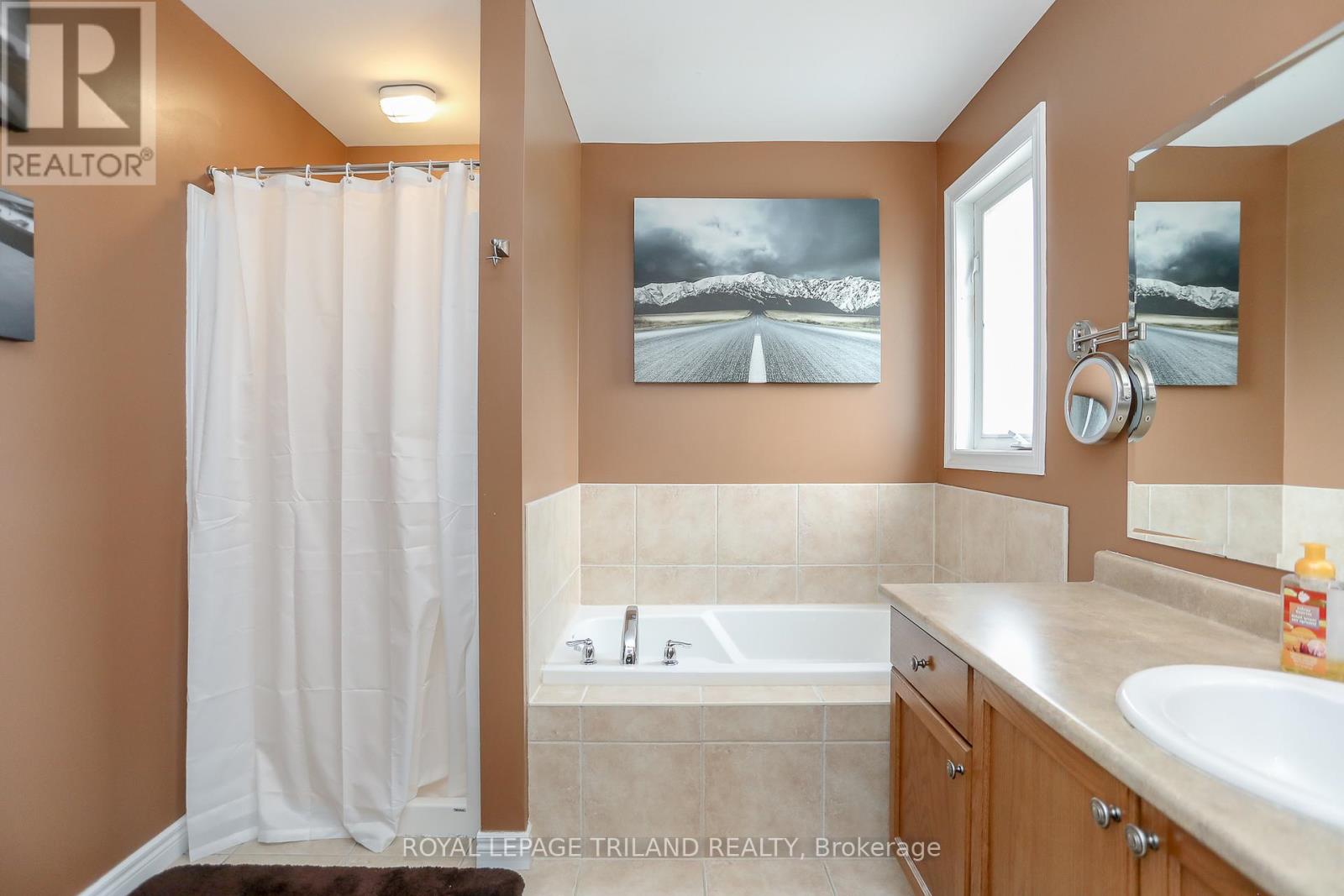 1356 Birchwood Drive, London South, Ontario  N6K 4Y5 - Photo 26 - X12747544