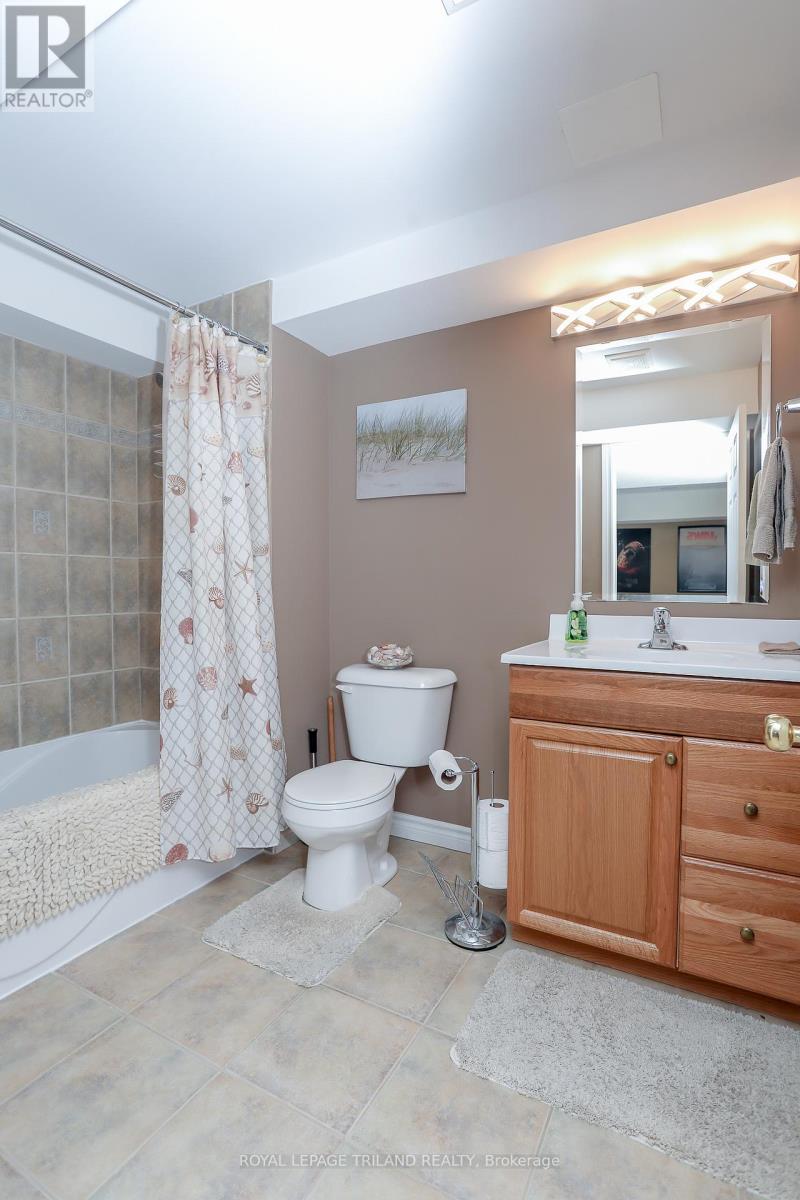 1356 Birchwood Drive, London South, Ontario  N6K 4Y5 - Photo 41 - X12747544