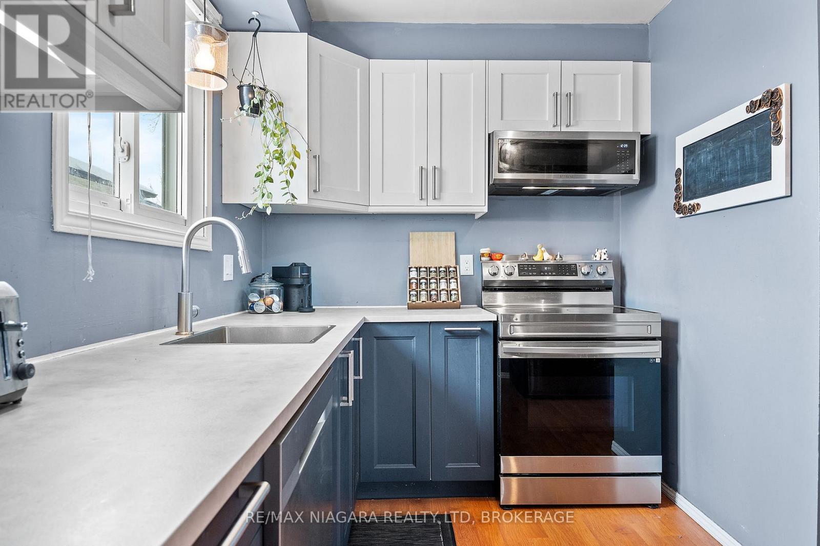 6885 Waters Avenue, Niagara Falls, Ontario  L2G 5X4 - Photo 3 - X12743432