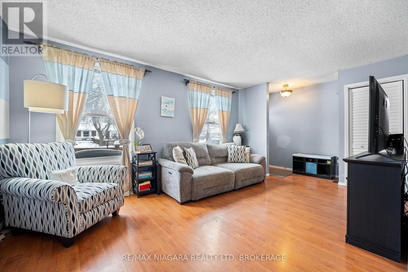 6885 Waters Avenue, Niagara Falls, Ontario  L2G 5X4 - Photo 6 - X12743432