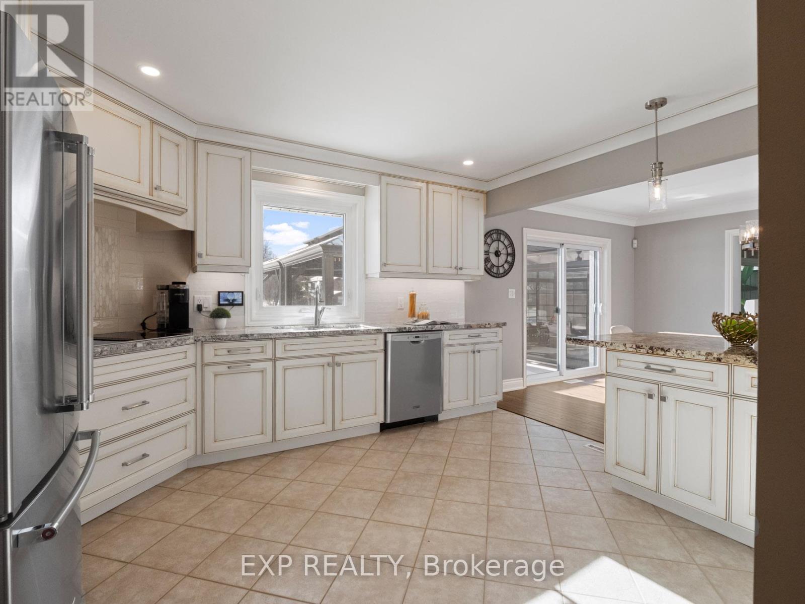 2189 Niagara Parkway, Fort Erie (Bowen), Ontario  L2A 5M4 - Photo 13 - X12747560