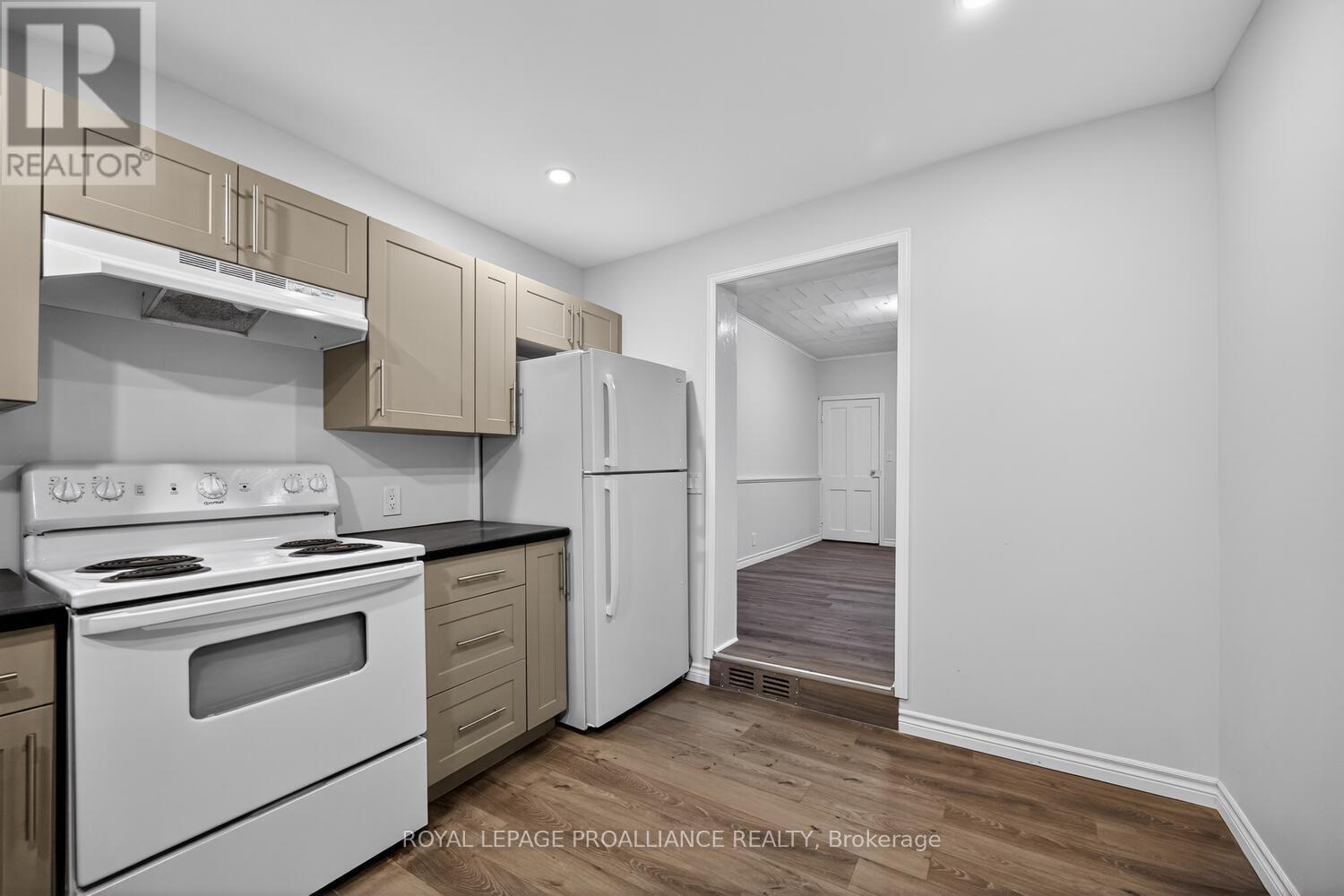 542-544 Middle Street W, Edwardsburgh/cardinal, Ontario  K0E 1E0 - Photo 14 - X12747454