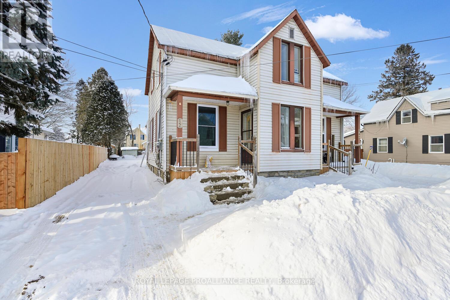 542-544 Middle Street W, Edwardsburgh/cardinal, Ontario  K0E 1E0 - Photo 2 - X12747454
