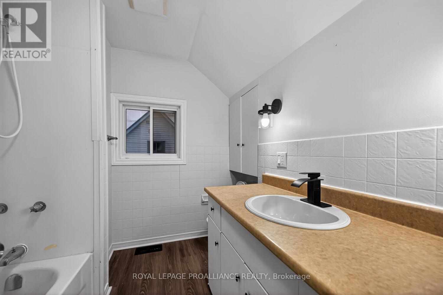 542-544 Middle Street W, Edwardsburgh/cardinal, Ontario  K0E 1E0 - Photo 21 - X12747454
