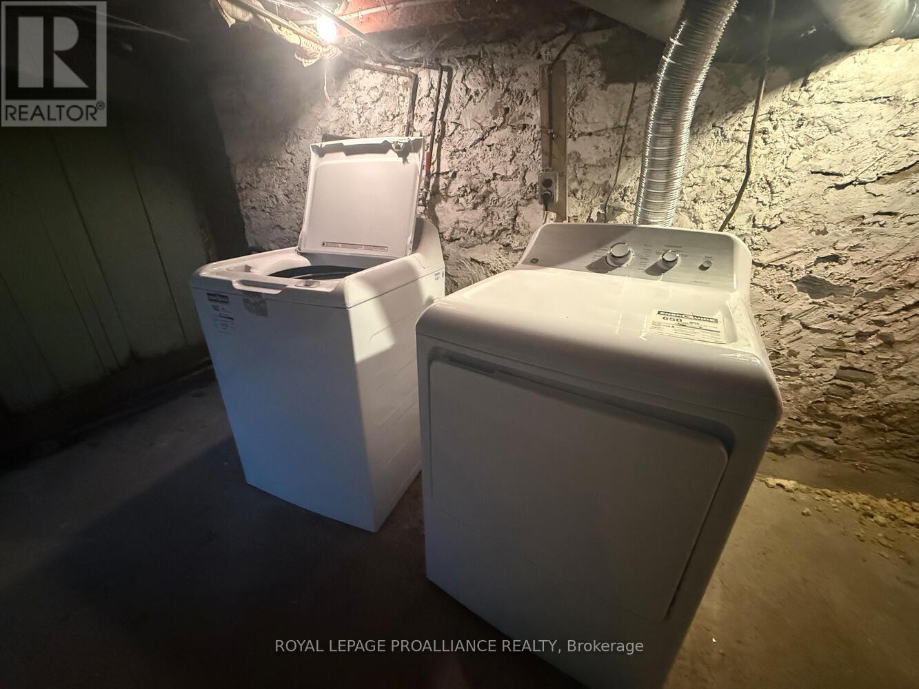 542-544 Middle Street W, Edwardsburgh/cardinal, Ontario  K0E 1E0 - Photo 24 - X12747454