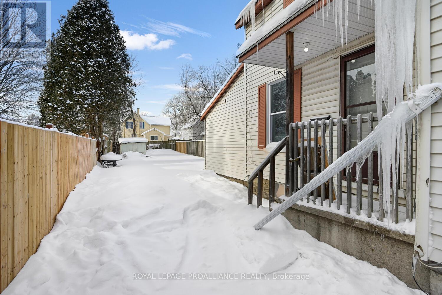542-544 Middle Street W, Edwardsburgh/cardinal, Ontario  K0E 1E0 - Photo 25 - X12747454