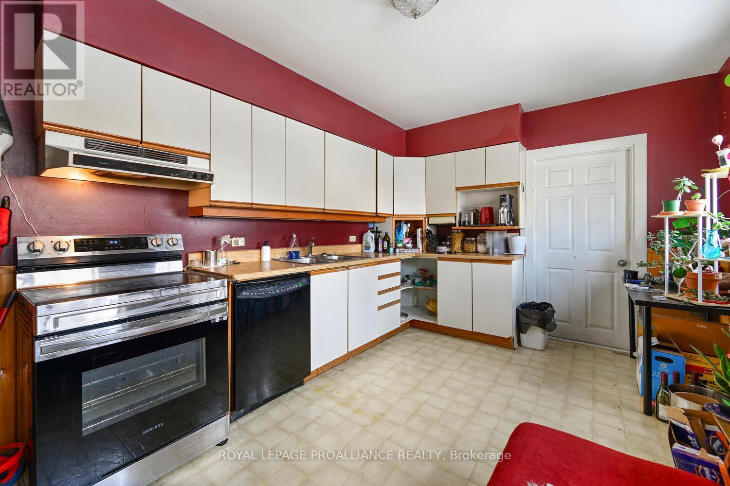 542-544 Middle Street W, Edwardsburgh/cardinal, Ontario  K0E 1E0 - Photo 6 - X12747454