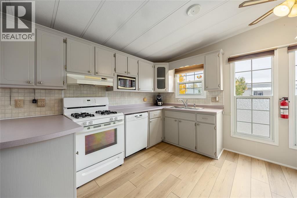 5700 Blackwell Sideroad Unit# 29, Sarnia, Ontario  N7W 1B7 - Photo 7 - 26002292