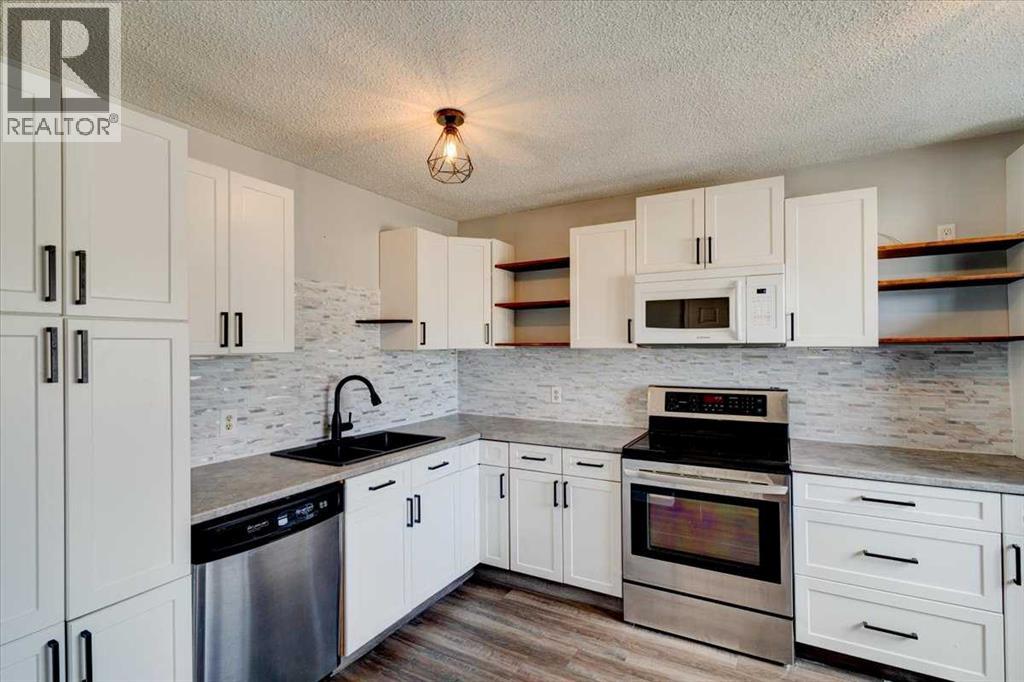 7812 Cedarwood Park, Grande Prairie, Alberta  T8V 4R8 - Photo 6 - A2276054