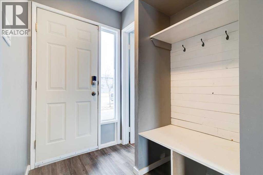 7812 Cedarwood Park, Grande Prairie, Alberta  T8V 4R8 - Photo 2 - A2276054