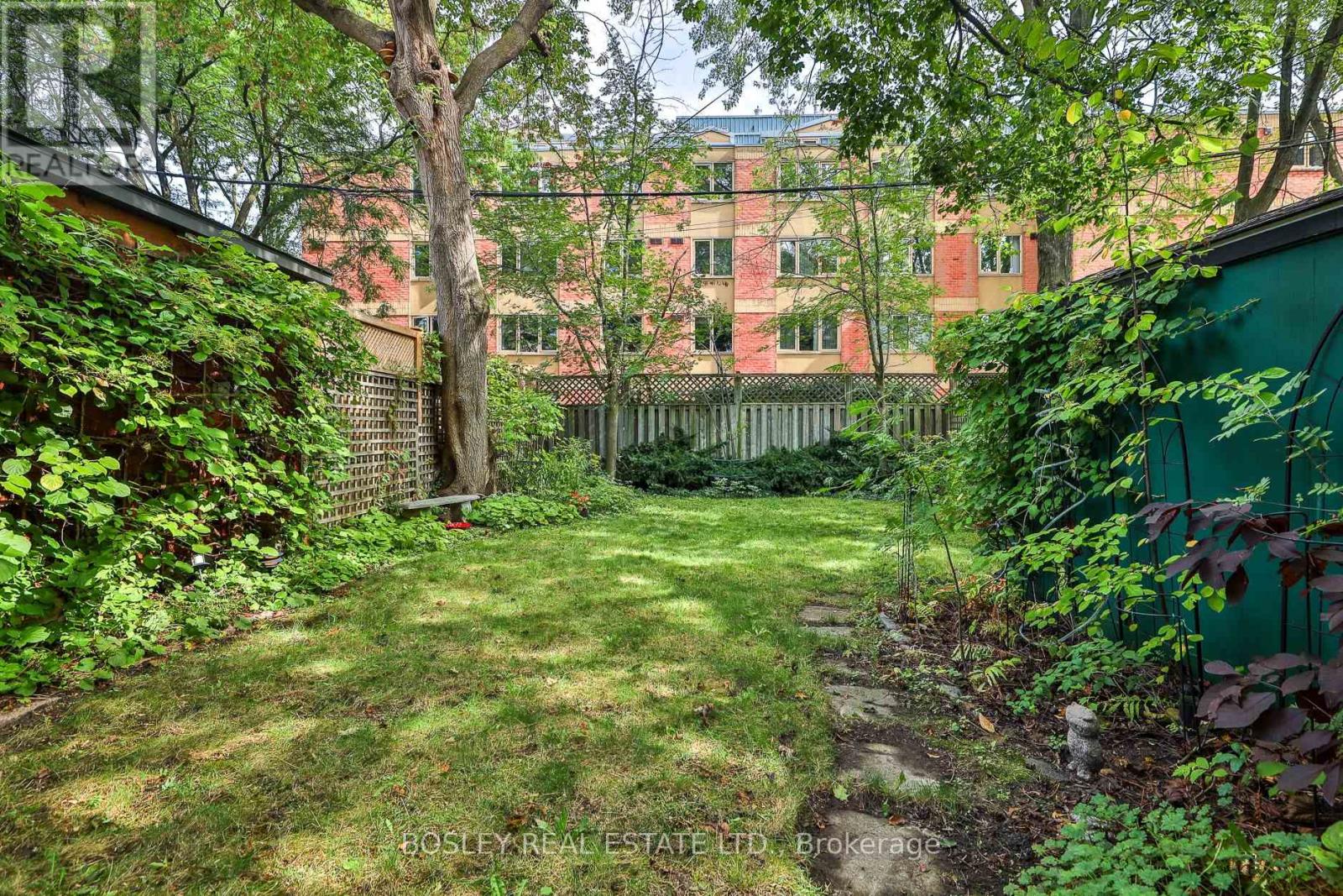 333 Sutherland Drive, Toronto (Leaside), Ontario  M4G 1J7 - Photo 38 - C12747430