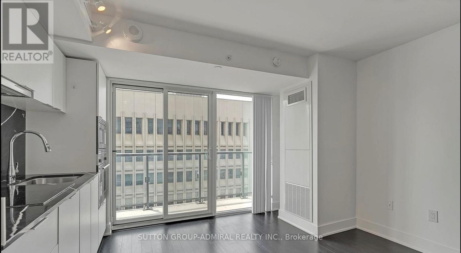 2012 - 955 Bay Street, Toronto, Ontario  M5S 0C6 - Photo 11 - C12747494