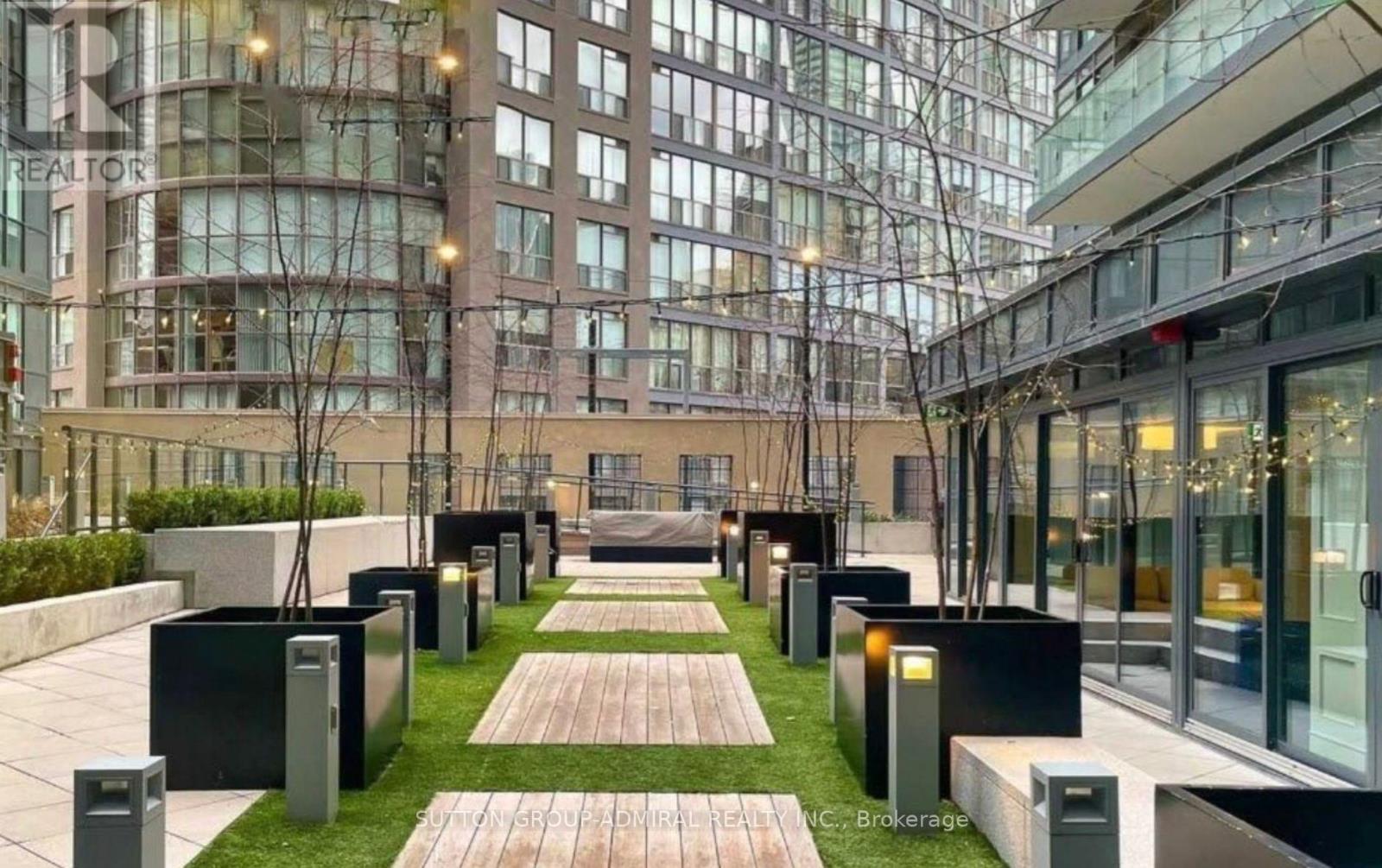 2012 - 955 Bay Street, Toronto, Ontario  M5S 0C6 - Photo 15 - C12747494