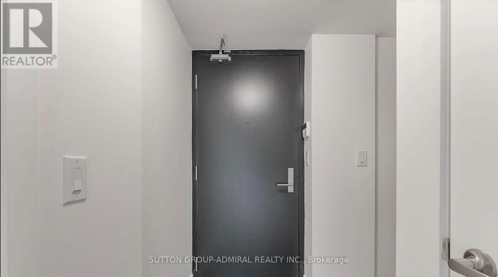 2012 - 955 Bay Street, Toronto, Ontario  M5S 0C6 - Photo 3 - C12747494