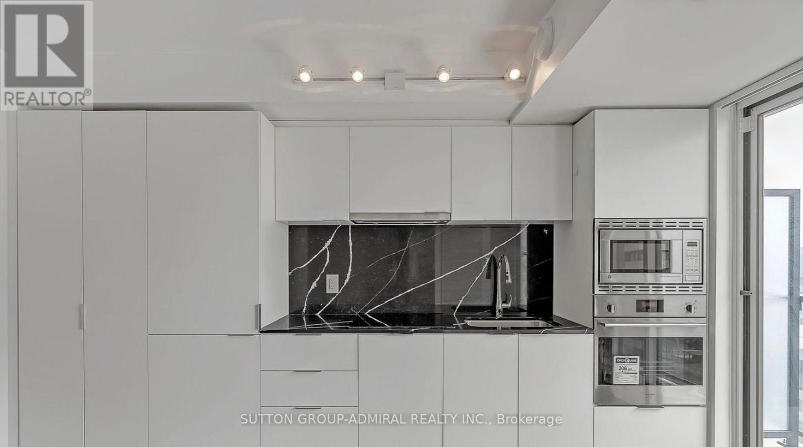 2012 - 955 Bay Street, Toronto, Ontario  M5S 0C6 - Photo 8 - C12747494