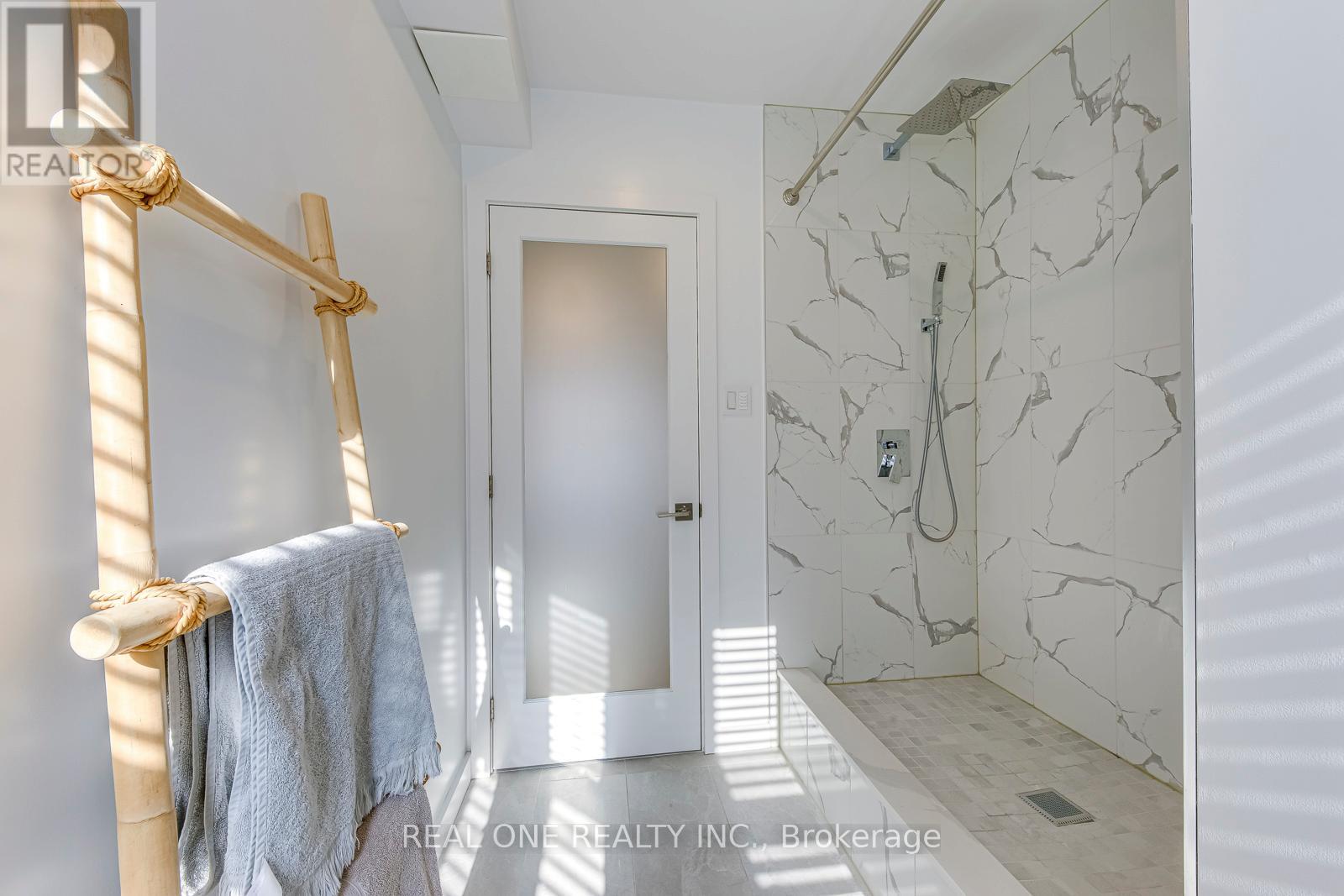 40 Irwin Avenue, Toronto (Bay Street Corridor), Ontario  M4Y 1L2 - Photo 24 - C12747554